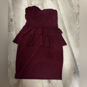 Elegant Burgundy Strapless Dress
